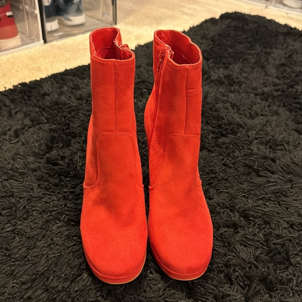 Women’s JustFab Platform Booties - Picture 2 of 4